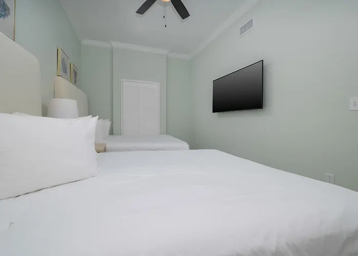 Phoenix Gulf Towers 2108 Apartment *